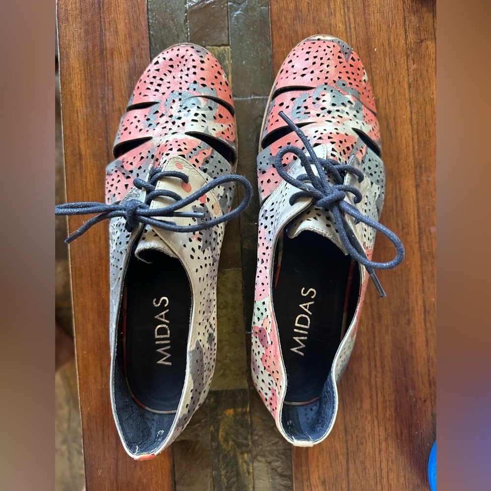 Leather flats Midas with laces size 39